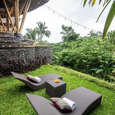 Aura Svarga - Swarga House Selat Exterior photo