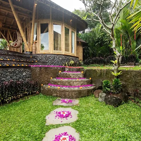 Aura Svarga - Swarga House Selat Exterior photo