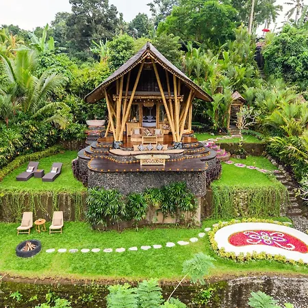 Aura Svarga - Swarga House Selat Exterior photo