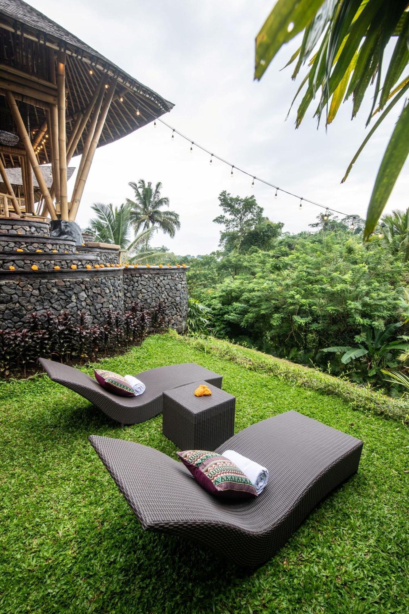 Aura Svarga - Swarga House Villa Selat