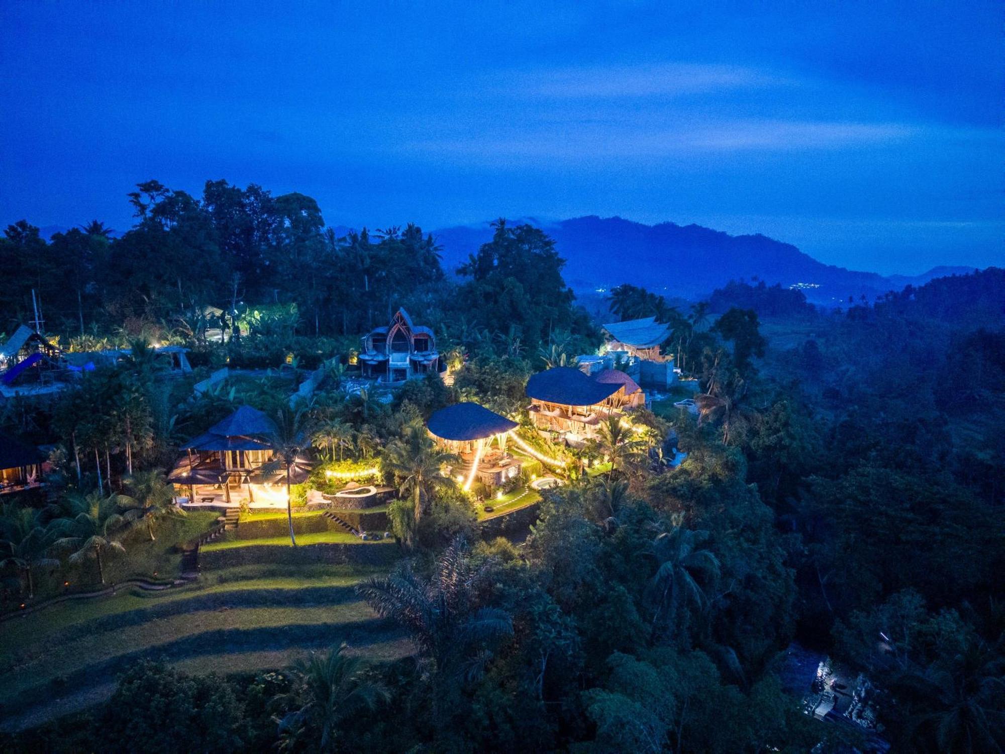 Villa Aura Svarga - Swarga House Selat